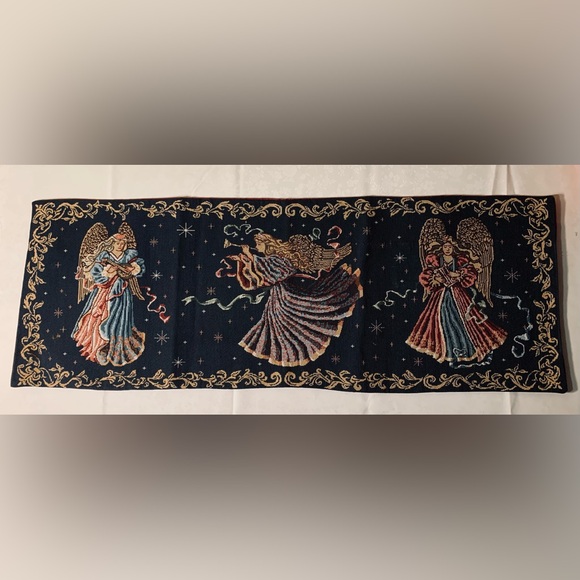 NWOT Christmas Angel Table Runner and 8 Place Mats, Needlepoint, Vintage - Picture 2 of 10